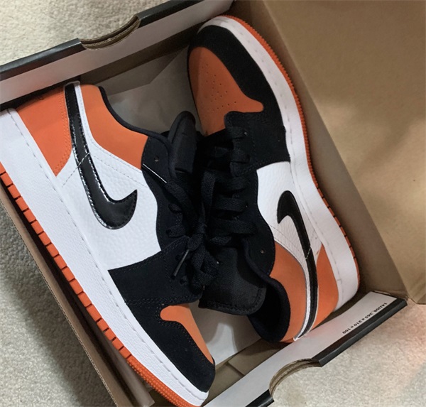 Air Jordan 1 Low 'Shattered Backboard' photo review